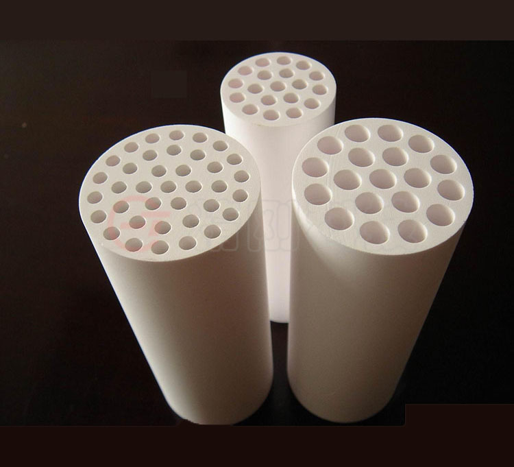 多孔氧化铝陶瓷